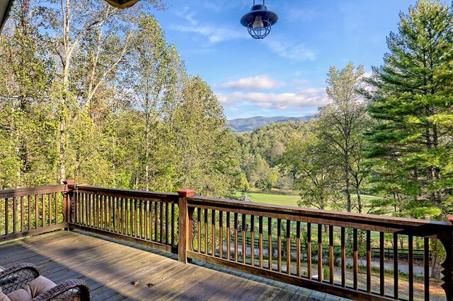 206 Peckerwood Road, Hayesville, NC 28904