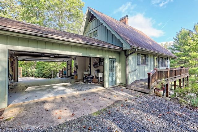 206 Peckerwood Road, Hayesville, NC 28904