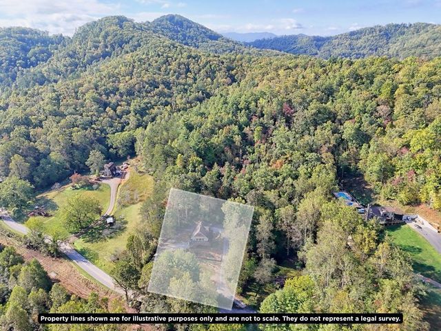 206 Peckerwood Road, Hayesville, NC 28904