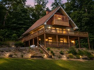 206 Peckerwood Road, Hayesville, NC 28904