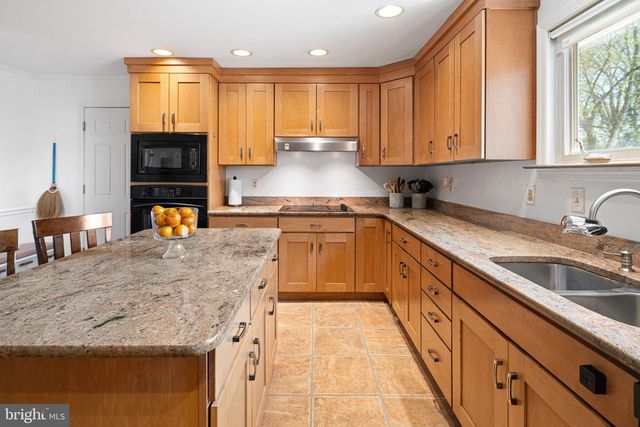 720 LINTON HILL RD, Newtown, PA 18940