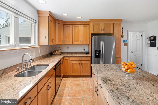 720 LINTON HILL RD, Newtown, PA 18940