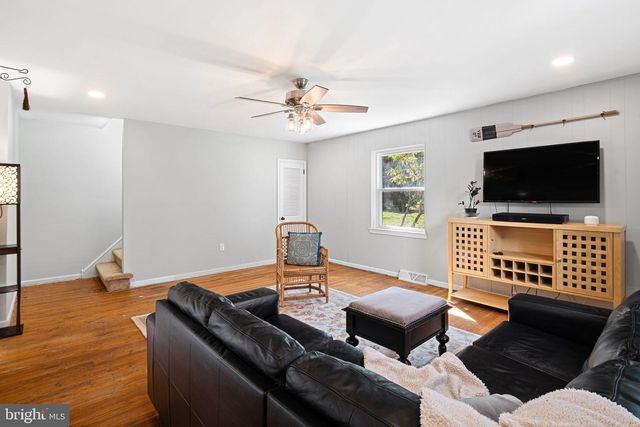 720 LINTON HILL RD, Newtown, PA 18940