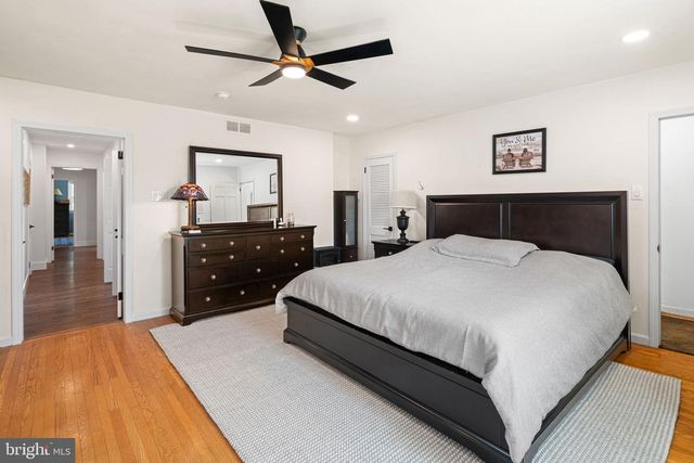 720 LINTON HILL RD, Newtown, PA 18940