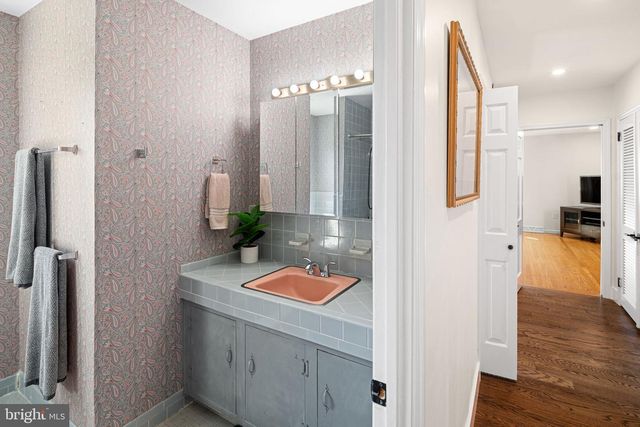 720 LINTON HILL RD, Newtown, PA 18940