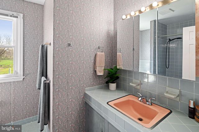 720 LINTON HILL RD, Newtown, PA 18940