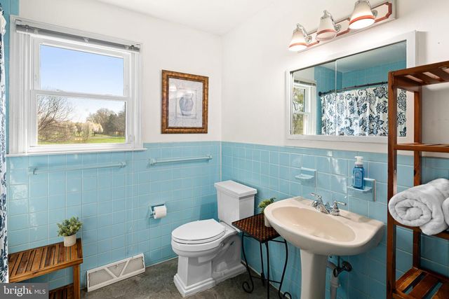 720 LINTON HILL RD, Newtown, PA 18940