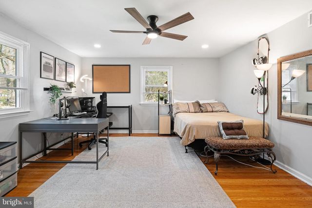 720 LINTON HILL RD, Newtown, PA 18940