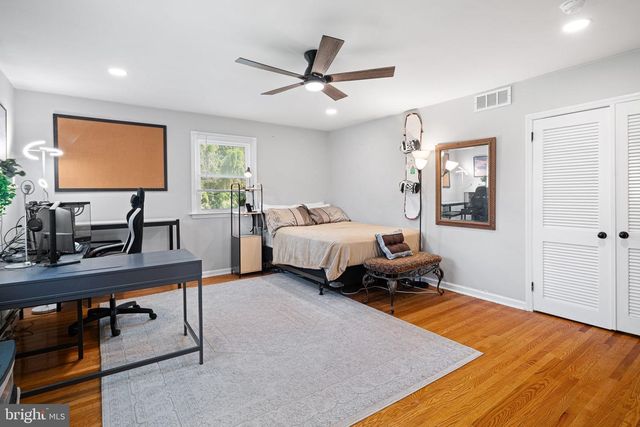 720 LINTON HILL RD, Newtown, PA 18940