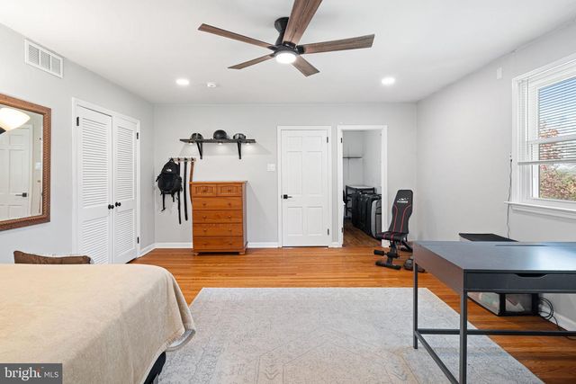 720 LINTON HILL RD, Newtown, PA 18940