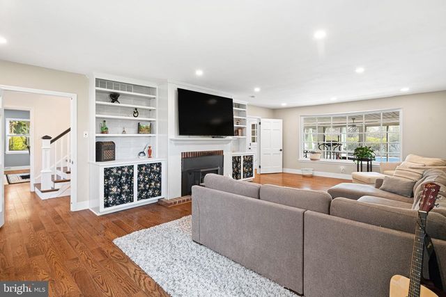 720 LINTON HILL RD, Newtown, PA 18940