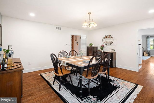 720 LINTON HILL RD, Newtown, PA 18940