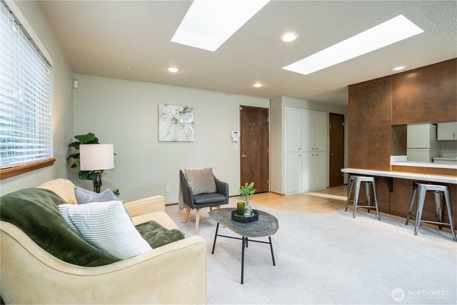 6708 53rd Street W, University Place, WA 98467