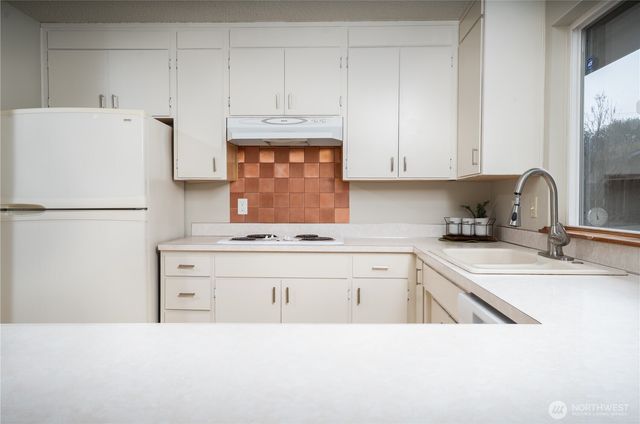 6708 53rd Street W, University Place, WA 98467