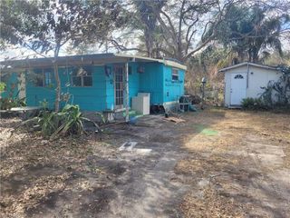 8230 Tolles DR, North Fort Myers, FL 33917