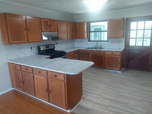 4553 McCall Creek RD, Blanco, TX 78606