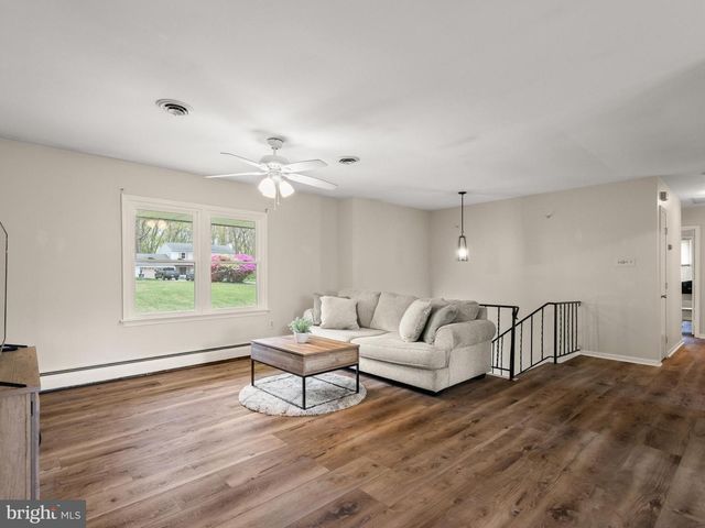 101 LAURELWOOD DR, Downingtown, PA 19335