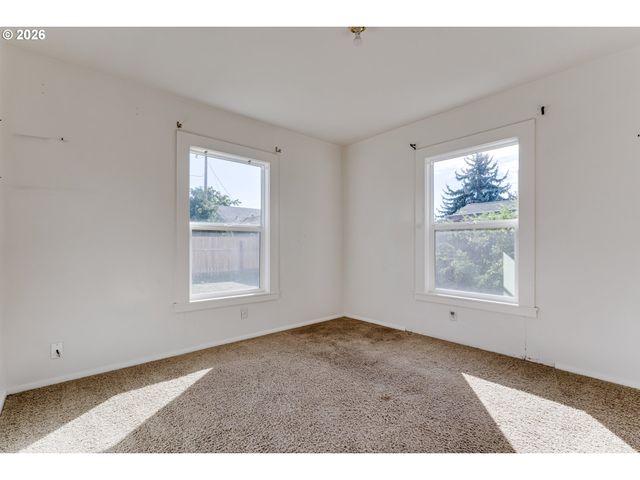1985 17TH St, Springfield, OR 97477