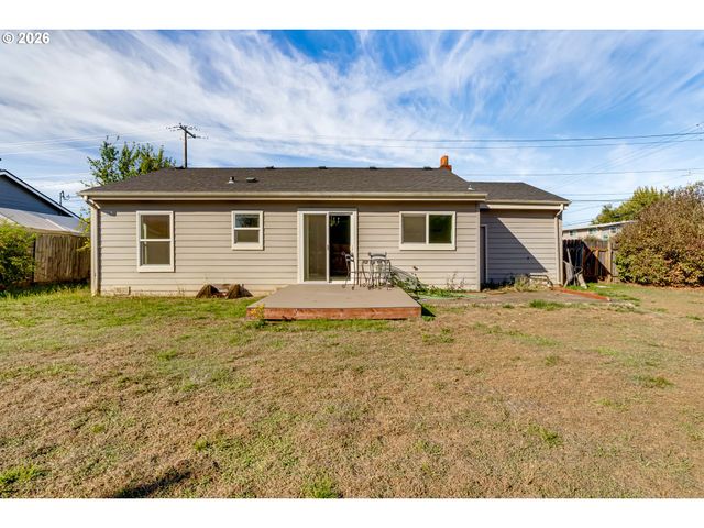 1985 17TH St, Springfield, OR 97477