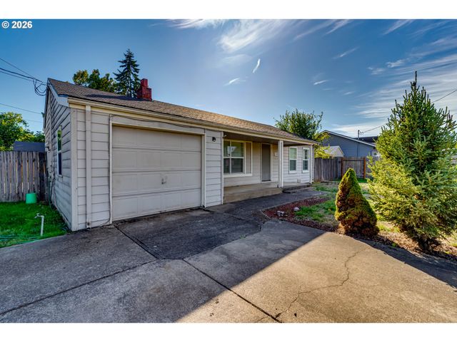 1985 17TH St, Springfield, OR 97477
