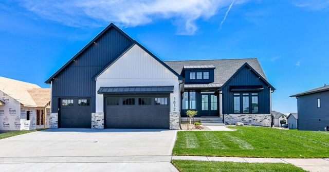 1812 Yale Parkway Parkway, Cedar Falls, IA 50613