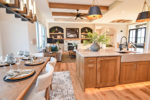 1812 Yale Parkway Parkway, Cedar Falls, IA 50613