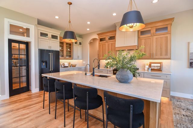 1812 Yale Parkway Parkway, Cedar Falls, IA 50613