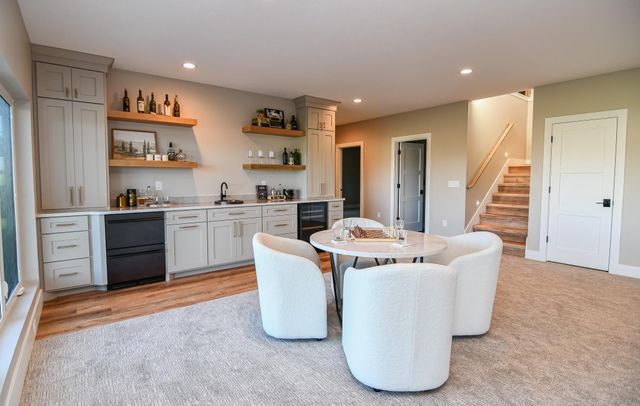 1812 Yale Parkway Parkway, Cedar Falls, IA 50613