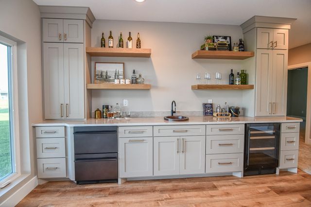 1812 Yale Parkway Parkway, Cedar Falls, IA 50613
