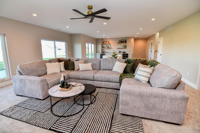 1812 Yale Parkway Parkway, Cedar Falls, IA 50613