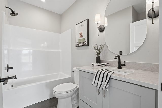 1812 Yale Parkway Parkway, Cedar Falls, IA 50613