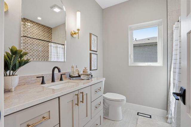 1812 Yale Parkway Parkway, Cedar Falls, IA 50613