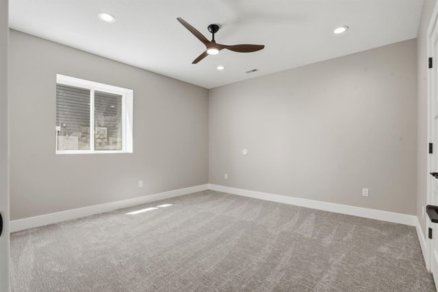 1812 Yale Parkway Parkway, Cedar Falls, IA 50613