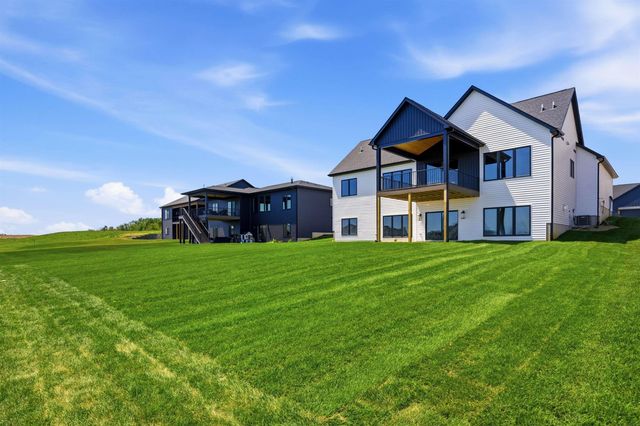 1812 Yale Parkway Parkway, Cedar Falls, IA 50613