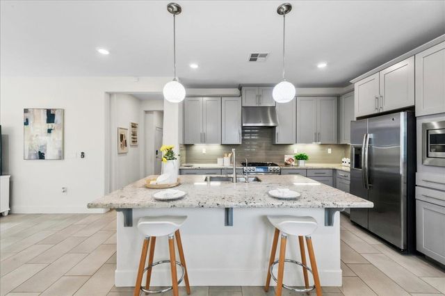 4052 4052 Knightstown St, Dublin, CA 94568