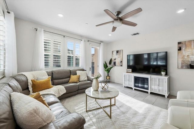 4052 4052 Knightstown St, Dublin, CA 94568