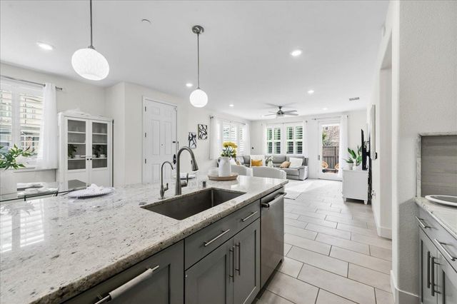 4052 4052 Knightstown St, Dublin, CA 94568