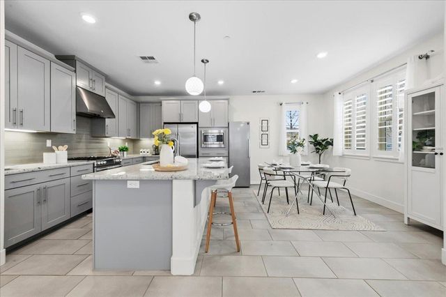 4052 4052 Knightstown St, Dublin, CA 94568