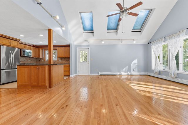 77 Colonial Road 77, Sudbury, MA 01776