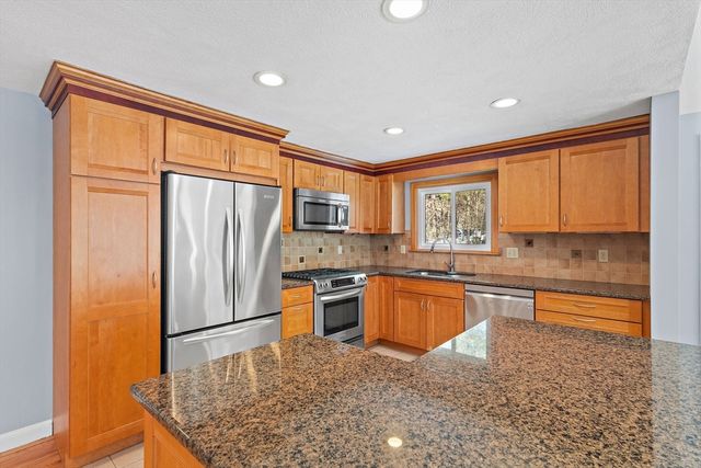 77 Colonial Road 77, Sudbury, MA 01776