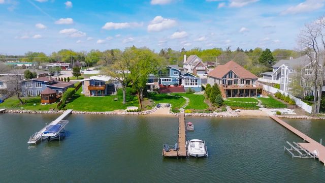 245 Sunrise Lane, Lake Zurich, IL 60047