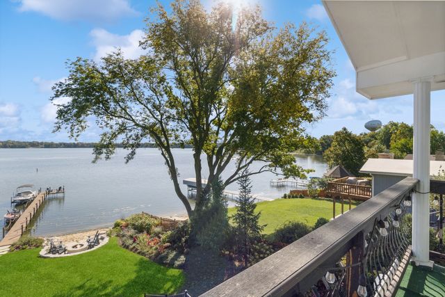 245 Sunrise Lane, Lake Zurich, IL 60047