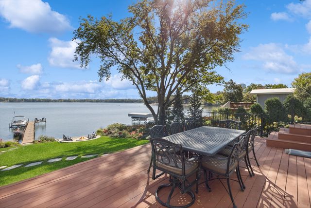245 Sunrise Lane, Lake Zurich, IL 60047