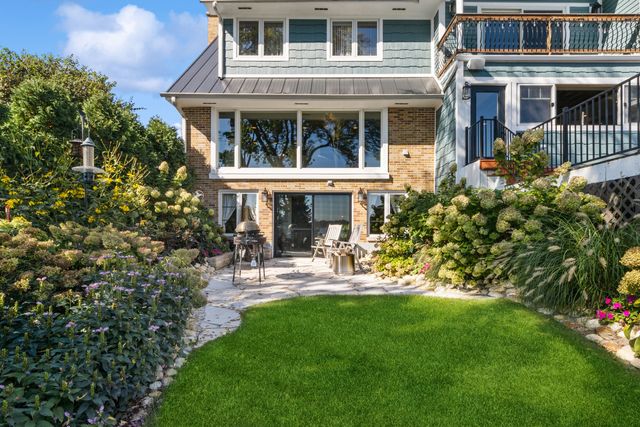 245 Sunrise Lane, Lake Zurich, IL 60047