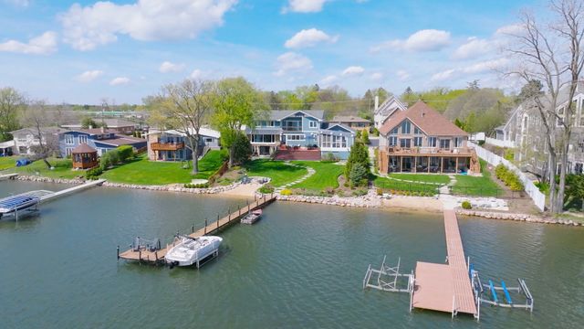 245 Sunrise Lane, Lake Zurich, IL 60047