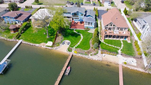 245 Sunrise Lane, Lake Zurich, IL 60047