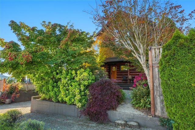 8423 40th Avenue SW, Seattle, WA 98136