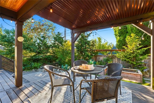 8423 40th Avenue SW, Seattle, WA 98136