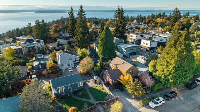 8423 40th Avenue SW, Seattle, WA 98136