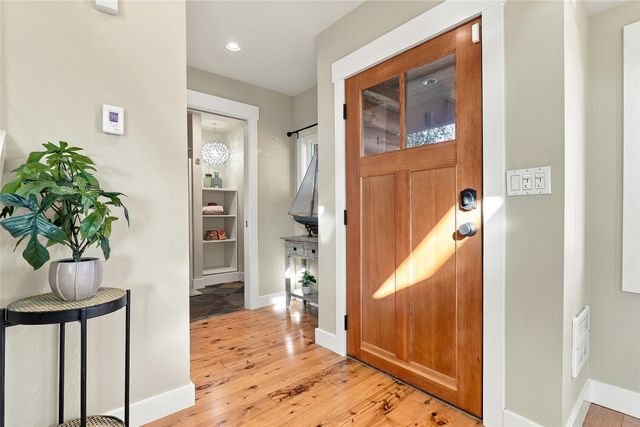 8423 40th Avenue SW, Seattle, WA 98136